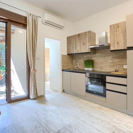 Amphitheater 3+2 Modern Apartment With Terrace, Wifi, Netflix Pula Dış mekan fotoğraf