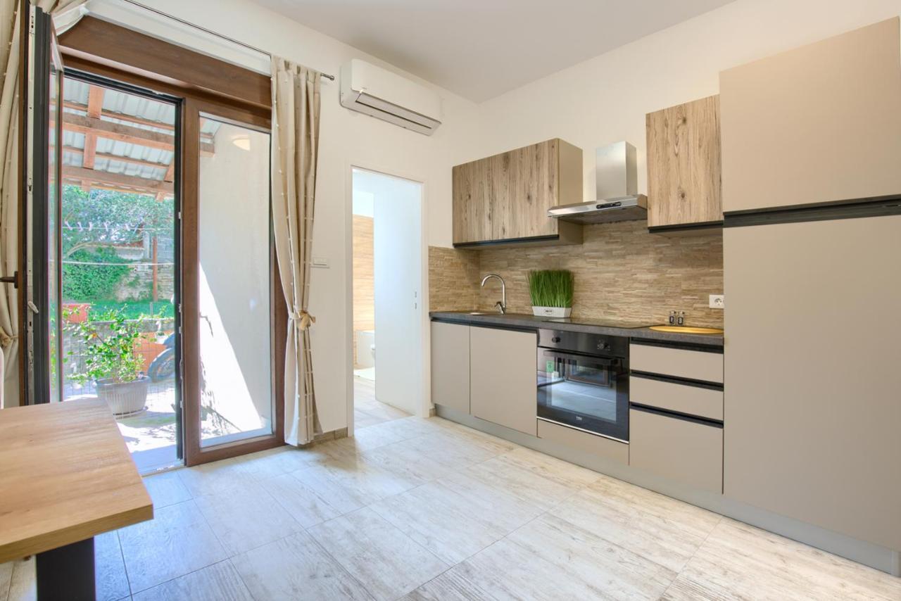 Amphitheater 3+2 Modern Apartment With Terrace, Wifi, Netflix Pula Dış mekan fotoğraf