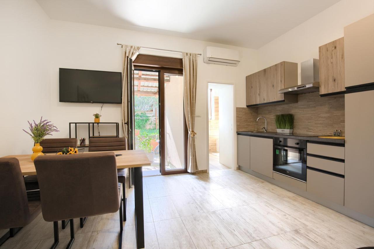 Amphitheater 3+2 Modern Apartment With Terrace, Wifi, Netflix Pula Dış mekan fotoğraf