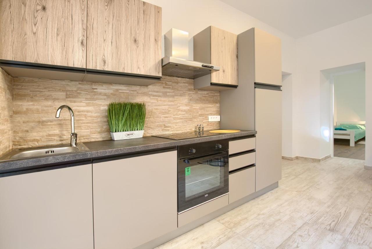 Amphitheater 3+2 Modern Apartment With Terrace, Wifi, Netflix Pula Dış mekan fotoğraf